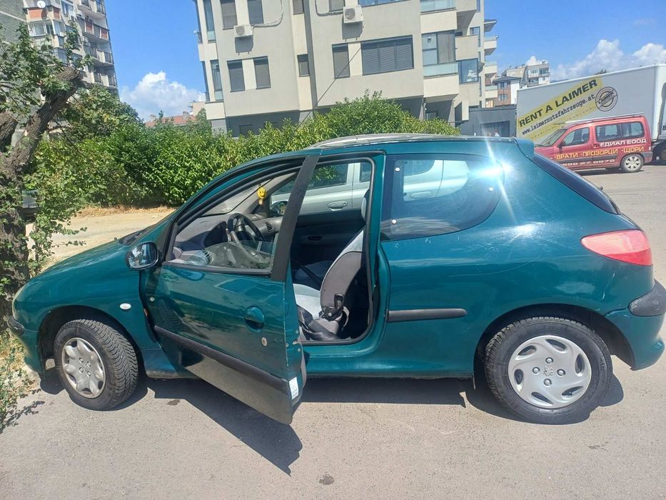 Peugeot 206 1999г бензин
