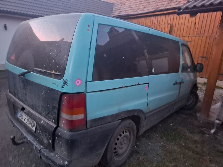 Vând Mercedes Vito