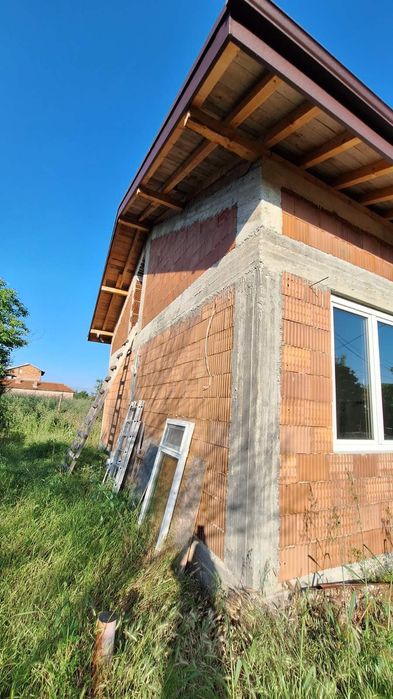 Продавам нова  къща в с. Патриарх Евтимово!