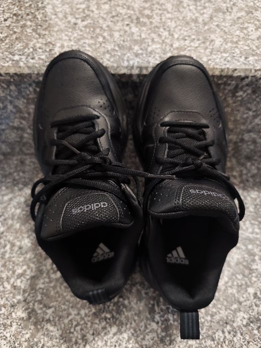 Дамски маратонки нови.