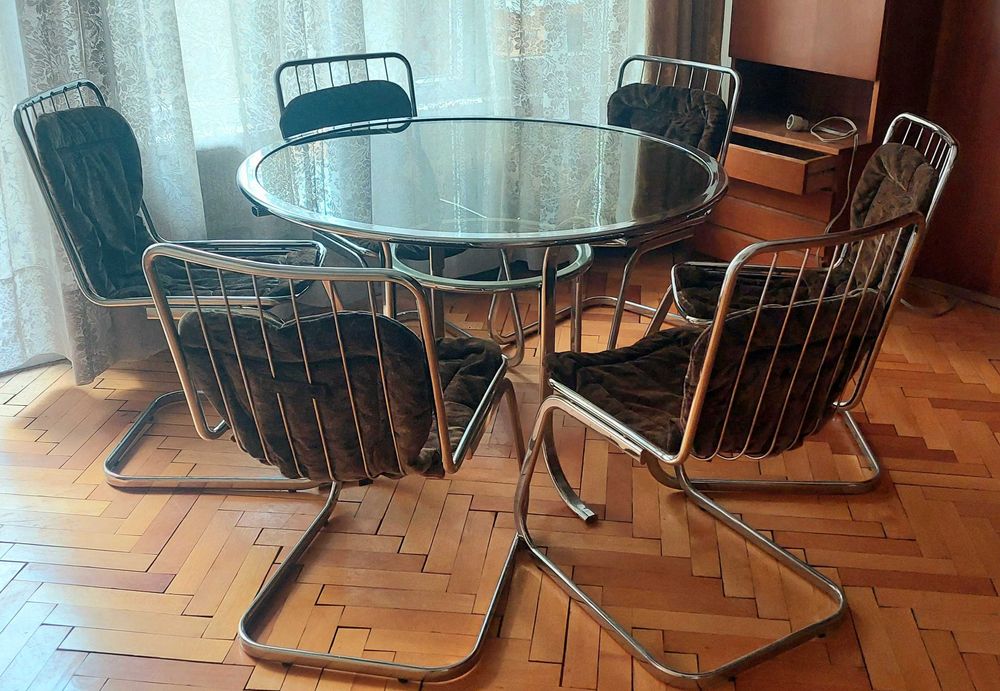 Маса със 6 стола комплект