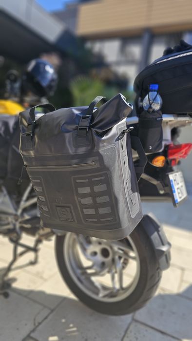 Vând genti/cutii laterale moto textile  cu suport BMW ,Yamaha, Honda,