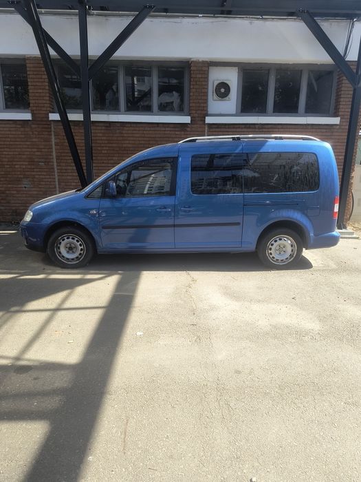 Vând Volskvagen  maxi