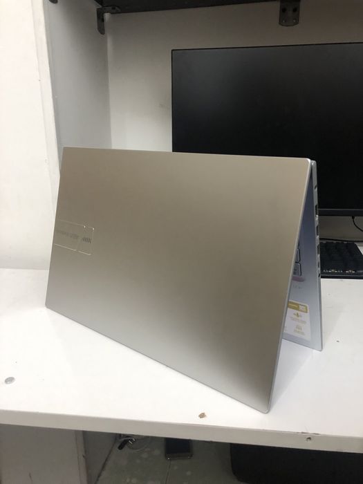 Asus vivobook почти новый