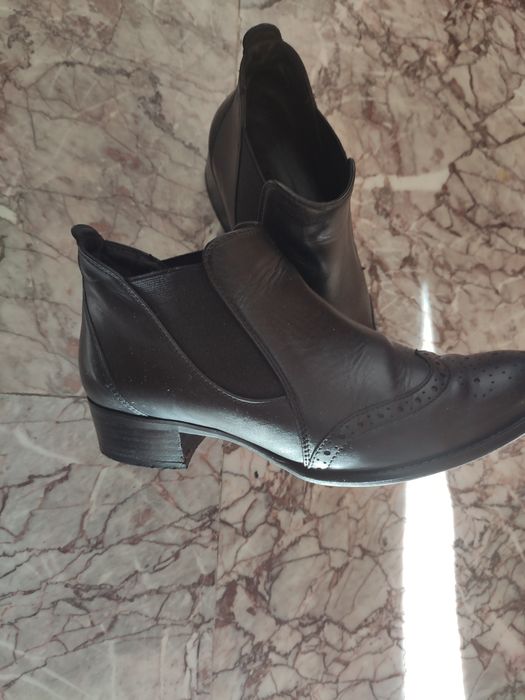 Лот от естествена кожа на маркови боти и обувки, нови и използвани