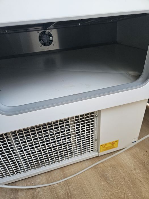 Хоризонтална витрина