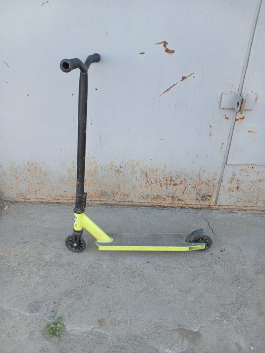 В продаже 2 самоката