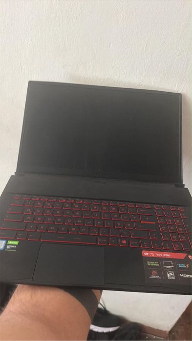 MSI GF75 Thin i7 / GTX 1660 Ti / 17.3” + Mouse Razer + Căști + Tastatură Gaming