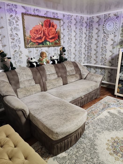 Диван в хорошем состоянии.