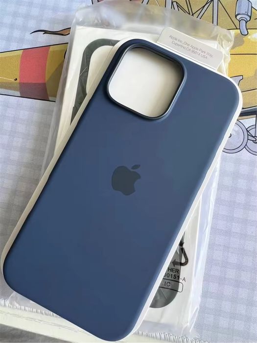 Apple кейс за iPhone 16 Pro/16 Pro Max Silicone Case с MagSafe