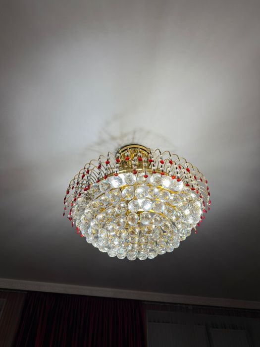 Люстра диаметр 60см