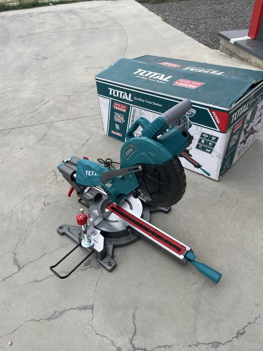 Fierastrau circular stationar TOTAL, 1800W 255mm