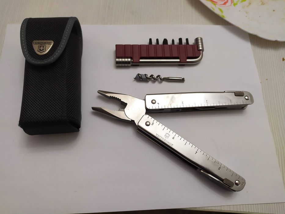 Мультитул Victorinox Swisstool X plus