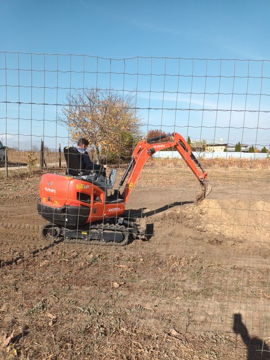 Mini excavator JCB 18Z-1 inchiriez