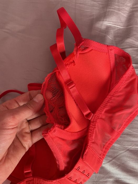 Sutien HM 75 B nou impecabil