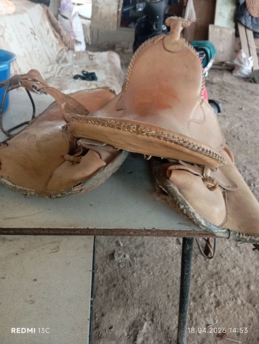 Седло для лошади