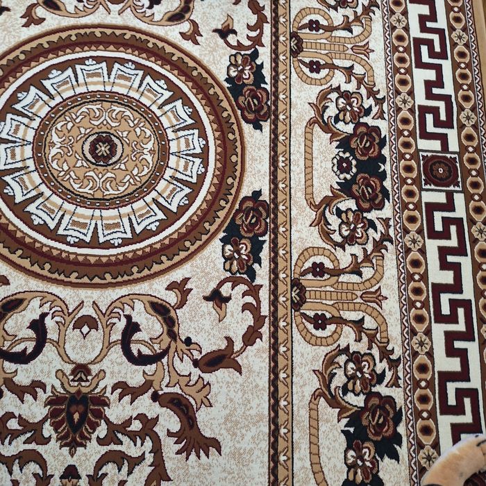 Продаётся ковёр новый