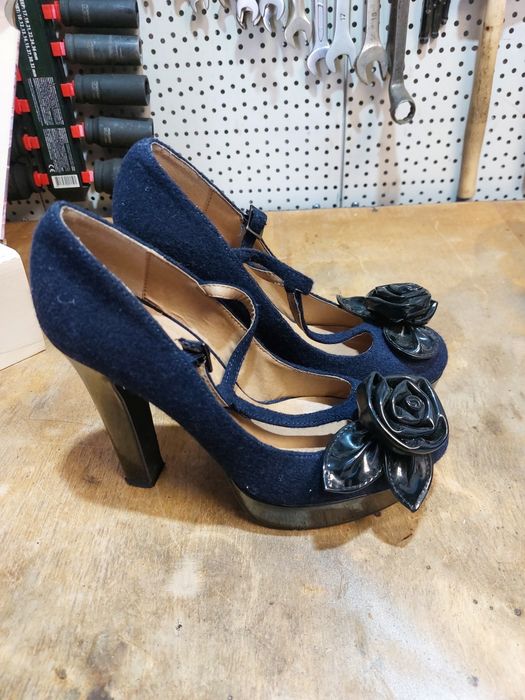 Продам женскую обувь