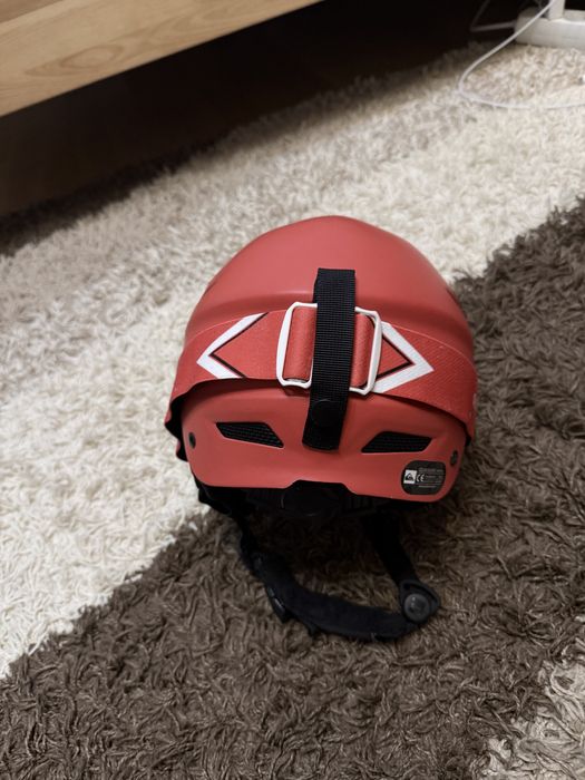 Quicksilver ски каска