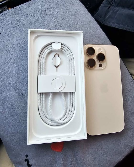 Продам Айфон 16 про