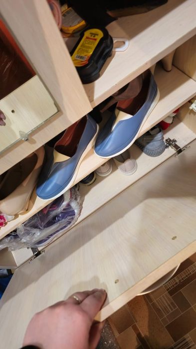 Шкаф прихожая 236 на 168см.