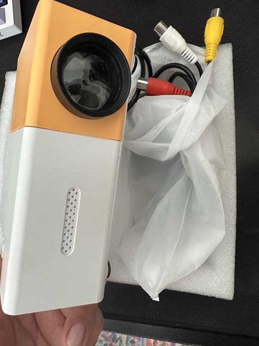 Продам  мини проектор