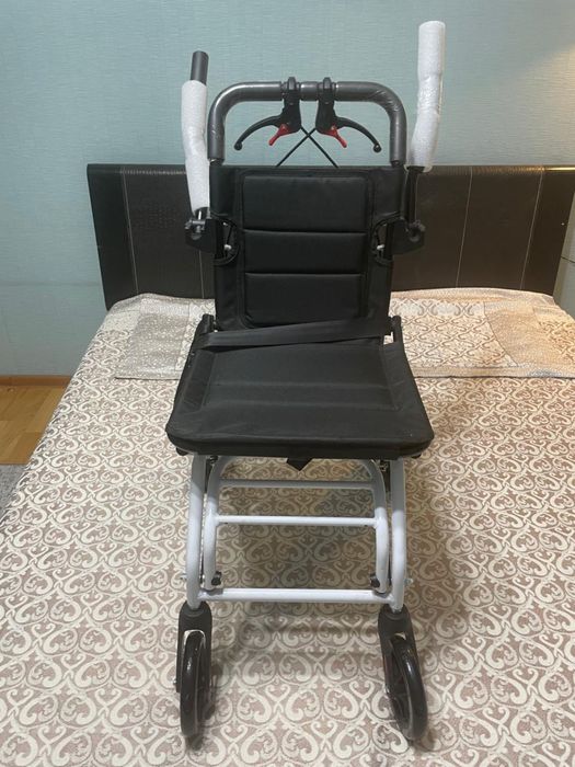 Продам инвалидное кресло новое
