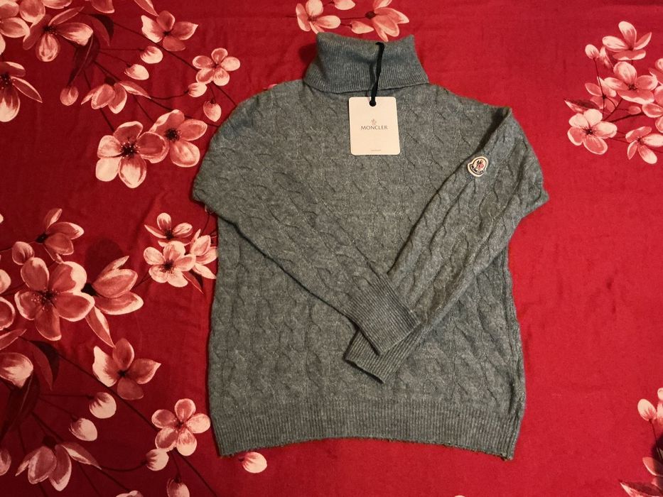 Bluza dama moncler cu guler