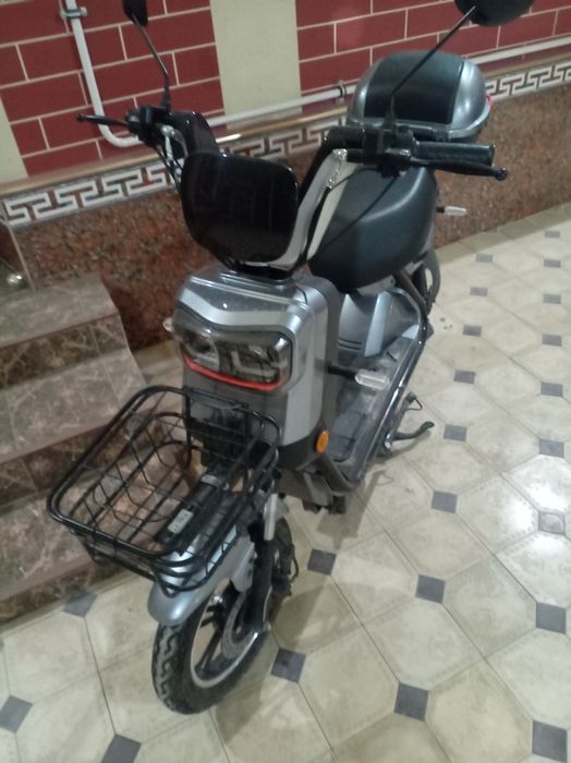 Скутер сотилади 250$