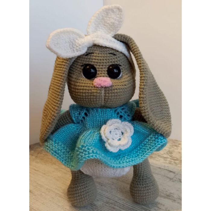 Игрушка вязаный зайка