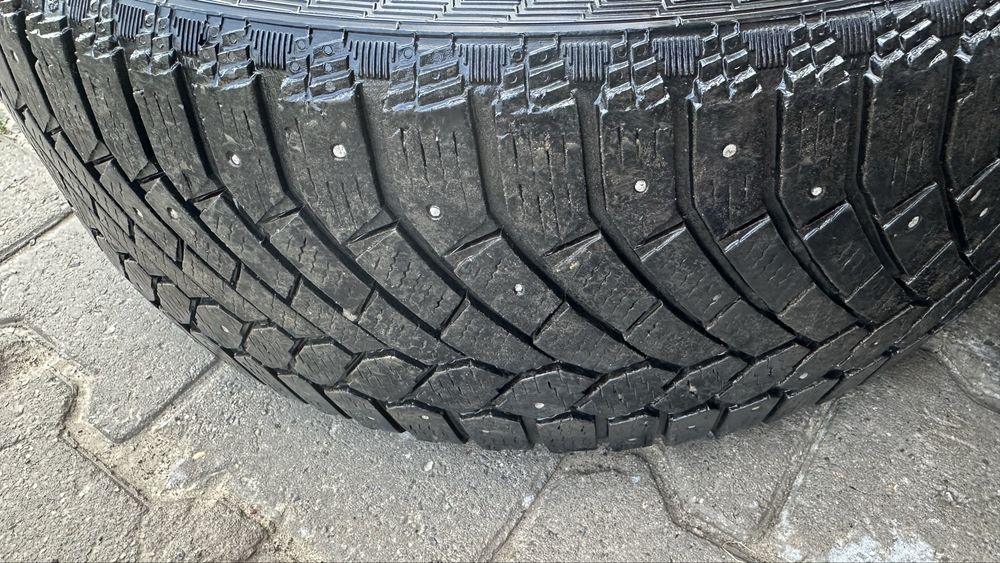 Шины зимние, лепучка 215/55/17
