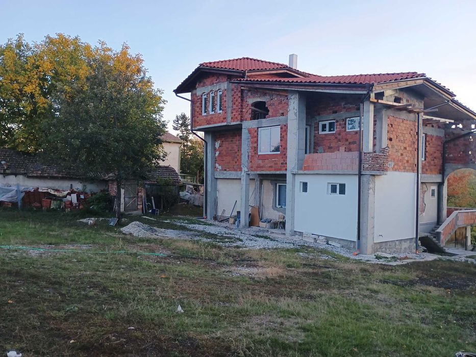 Продава се Къща в с. Алдомировци, Област София-област - 336 кв.м за 425 €/кв.м - Снимка #2