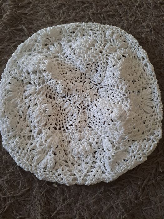 Продам бирет кружевной