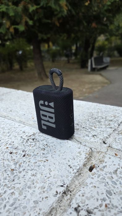 JBL GO 3 aprope noua