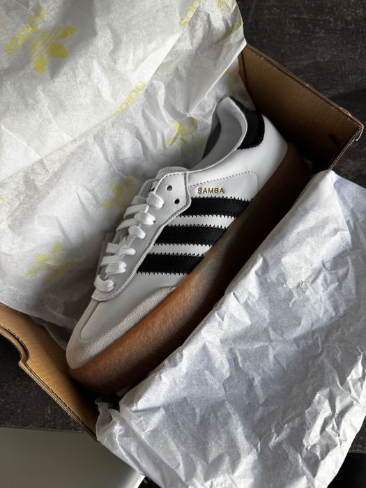 Новые кроссовки adidas