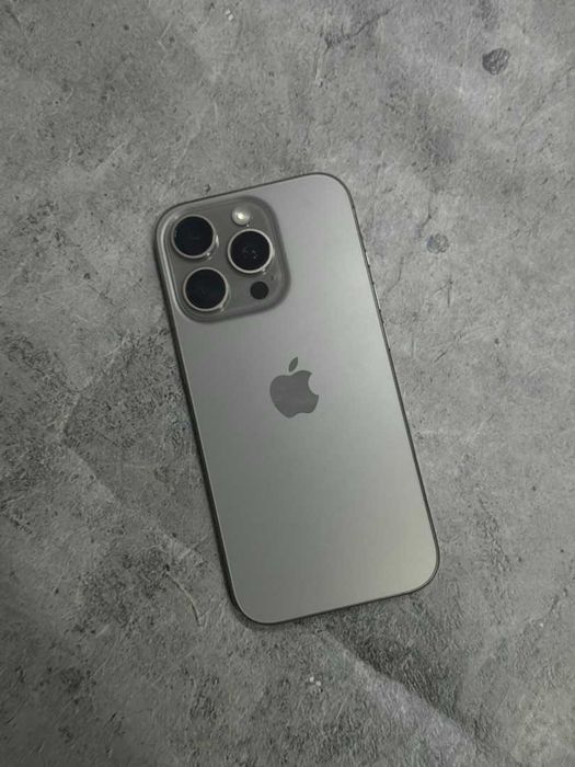 Apple iPhone 16 Pro лот номер (9323)
