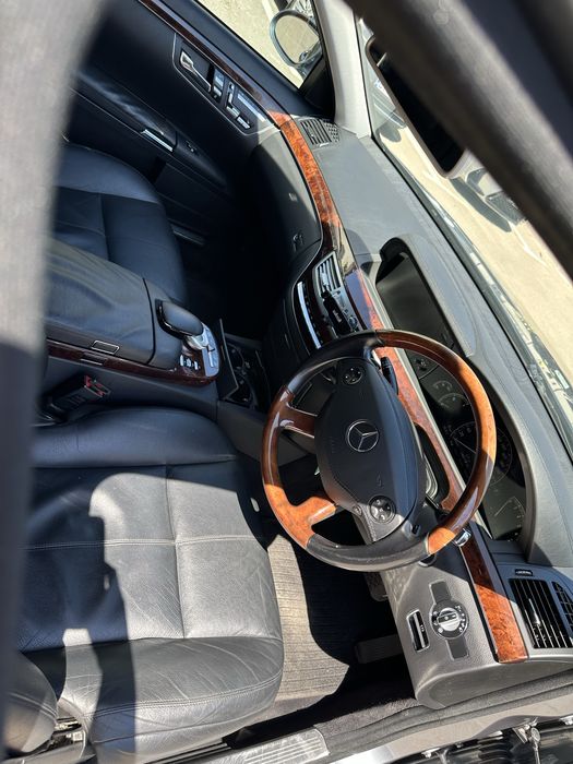 Mercedes-Benz S-Class S320 CDI.