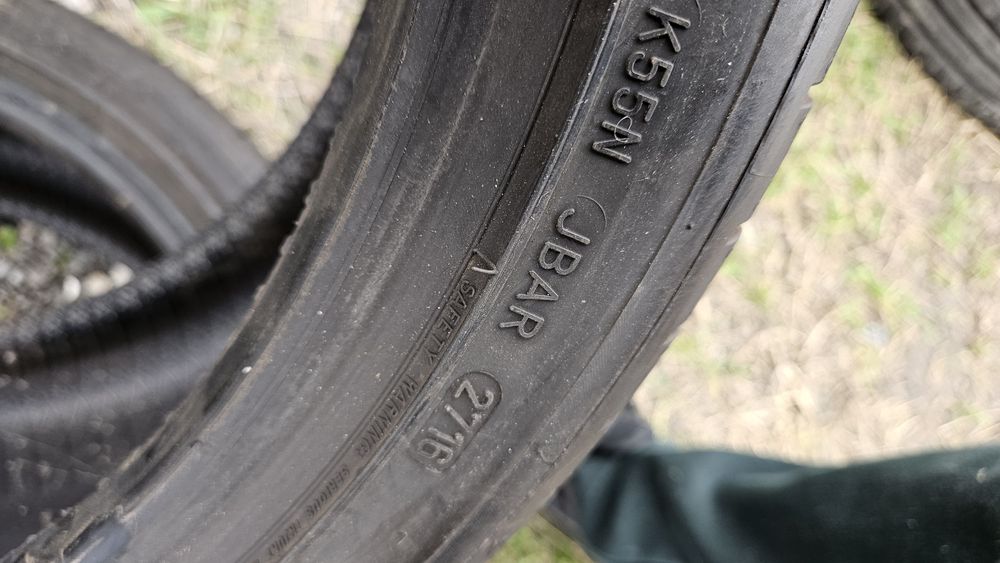 2бр гуми 225 40 18 дънлоп