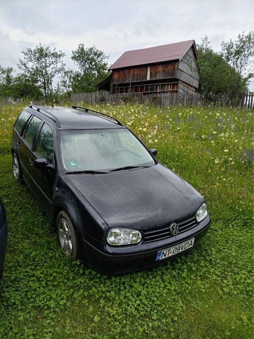 VOLKSWAGEN Golf 2000