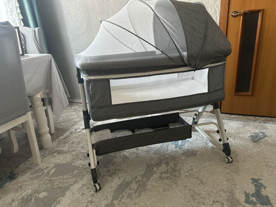 Продам детскую кровать манеж