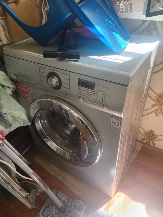 Продам стиральную машину lg