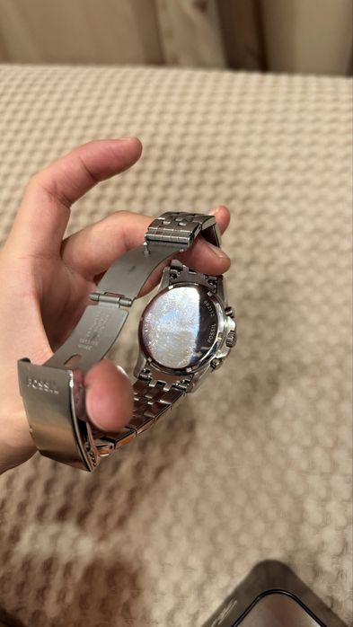 Продам часы Fossil FS5837