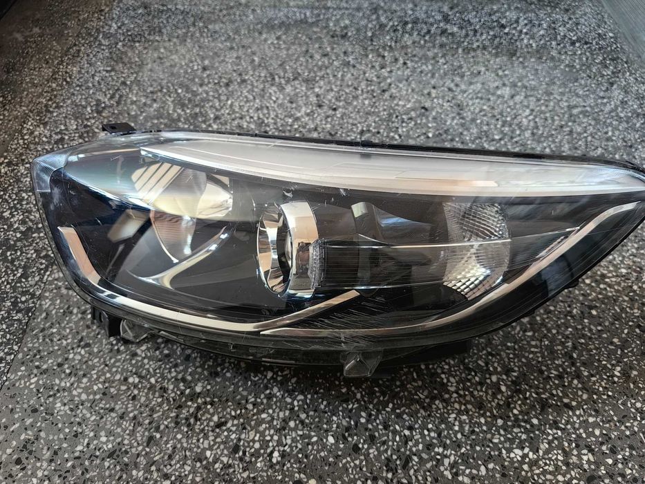 Фар за Renault Capture / Рено Каптюр