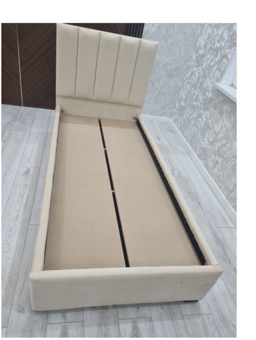 Кровать 90:200см с матрасом