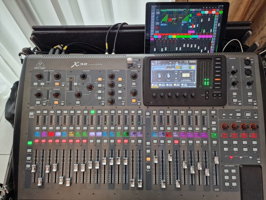 Behringer X32 – Mixer digital profesional, stare excelentă