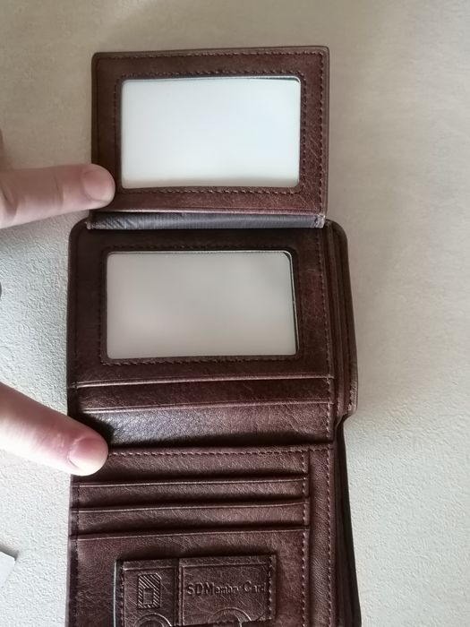 Мъжки кожен портфейл!