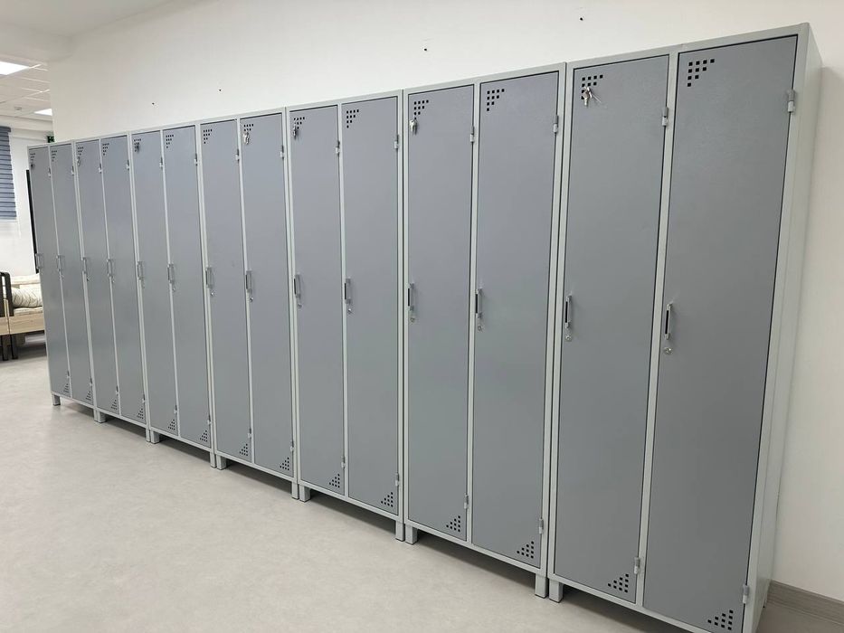 Шкафы металические раздевальные,  шкафы для телефонов , сумок  и т.д.