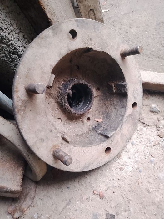 Мерседес Т1 бусик сапог ступица передняя и тормозной диск