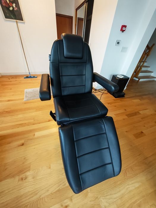 Scaun fotoliu  tratament cosmetic sau tatuaj  REEVE