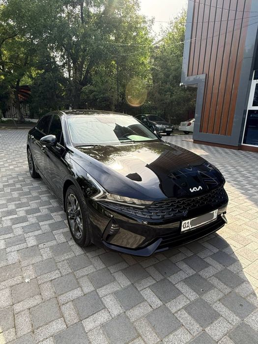 Kia K5 2023 — 2